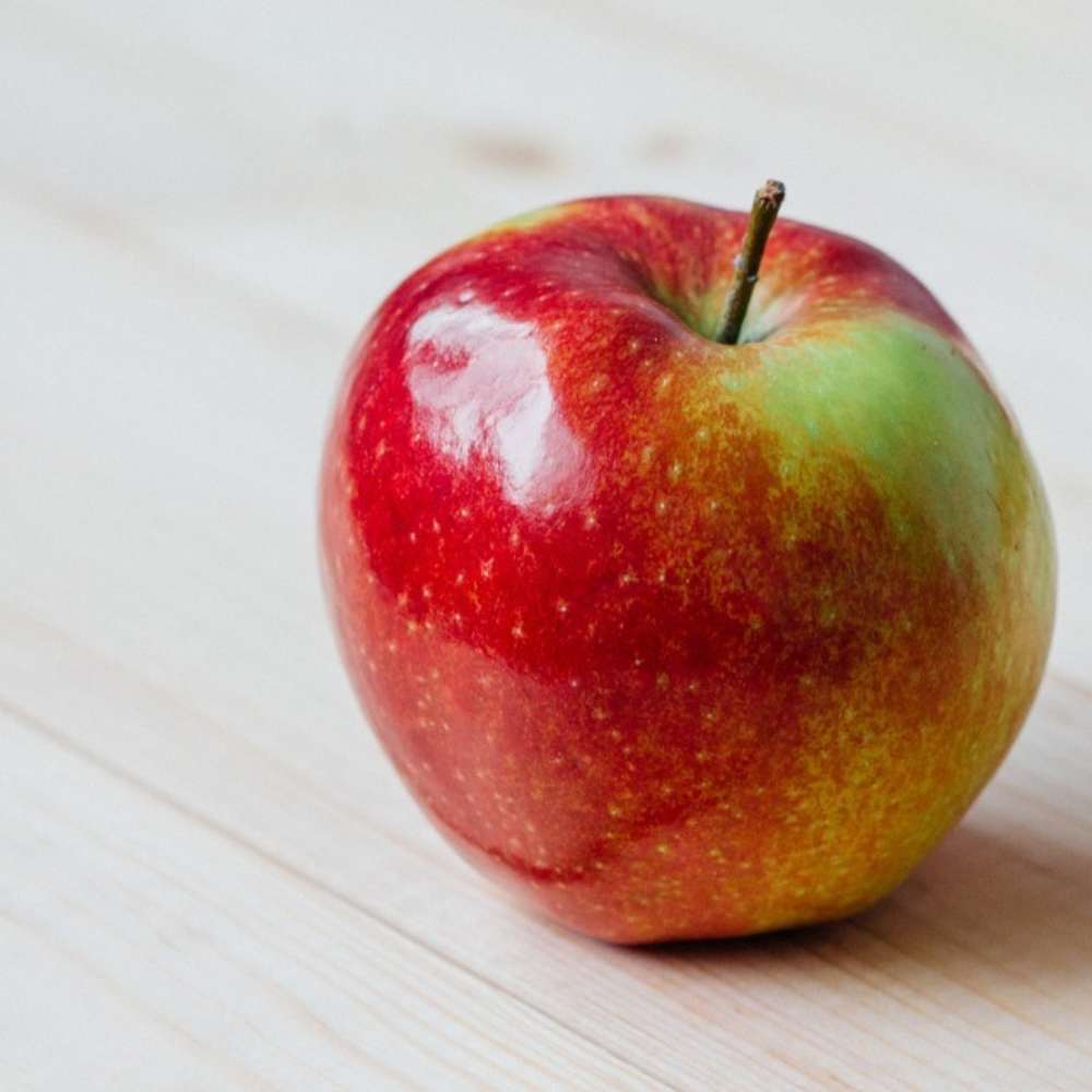 Red-Apple-Organic-Fruit-Food-Healthy-Fresh-932685